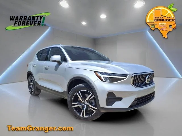 2025 Volvo XC40 B5 Core Bright AWD's photo