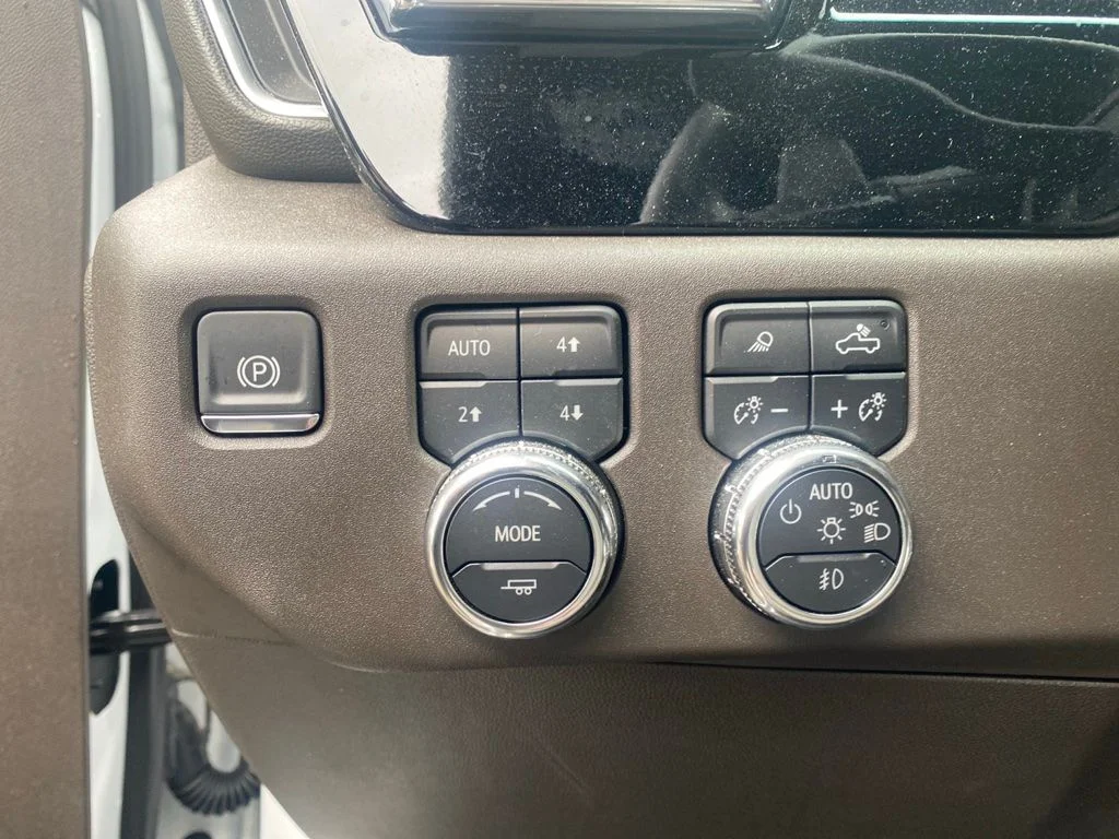 Used 2025 White GMC SLT image 7