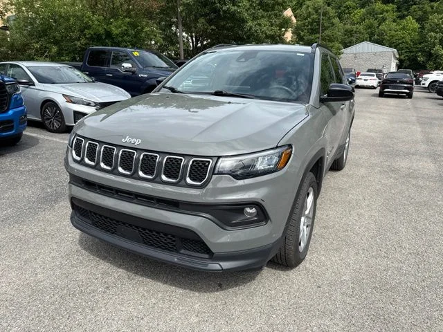 Used 2024 Gray Jeep Latitude image 7