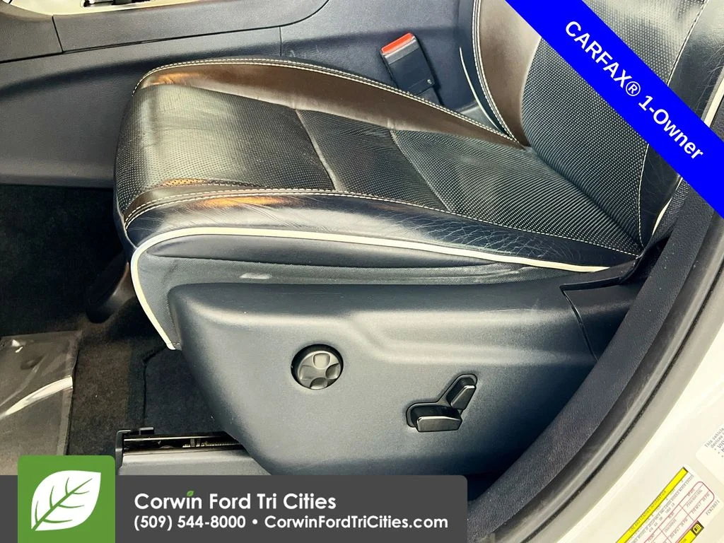 Used 2015 Bright White Clearcoat Jeep Overland image 23