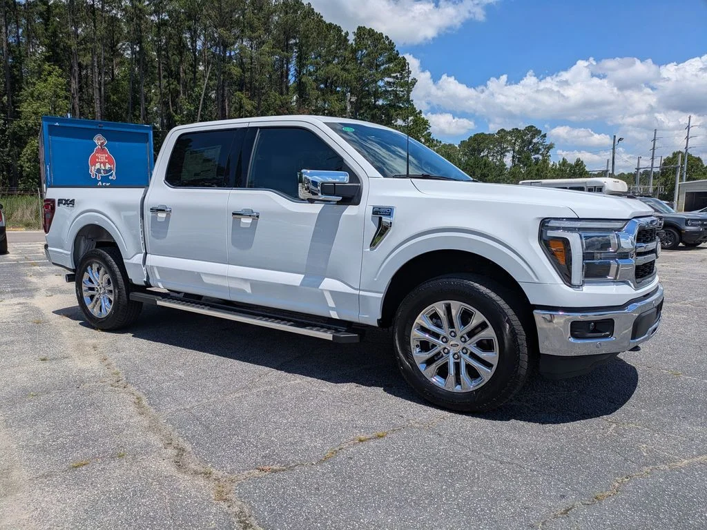 New 2026 Oxford White Ford Lariat image 2