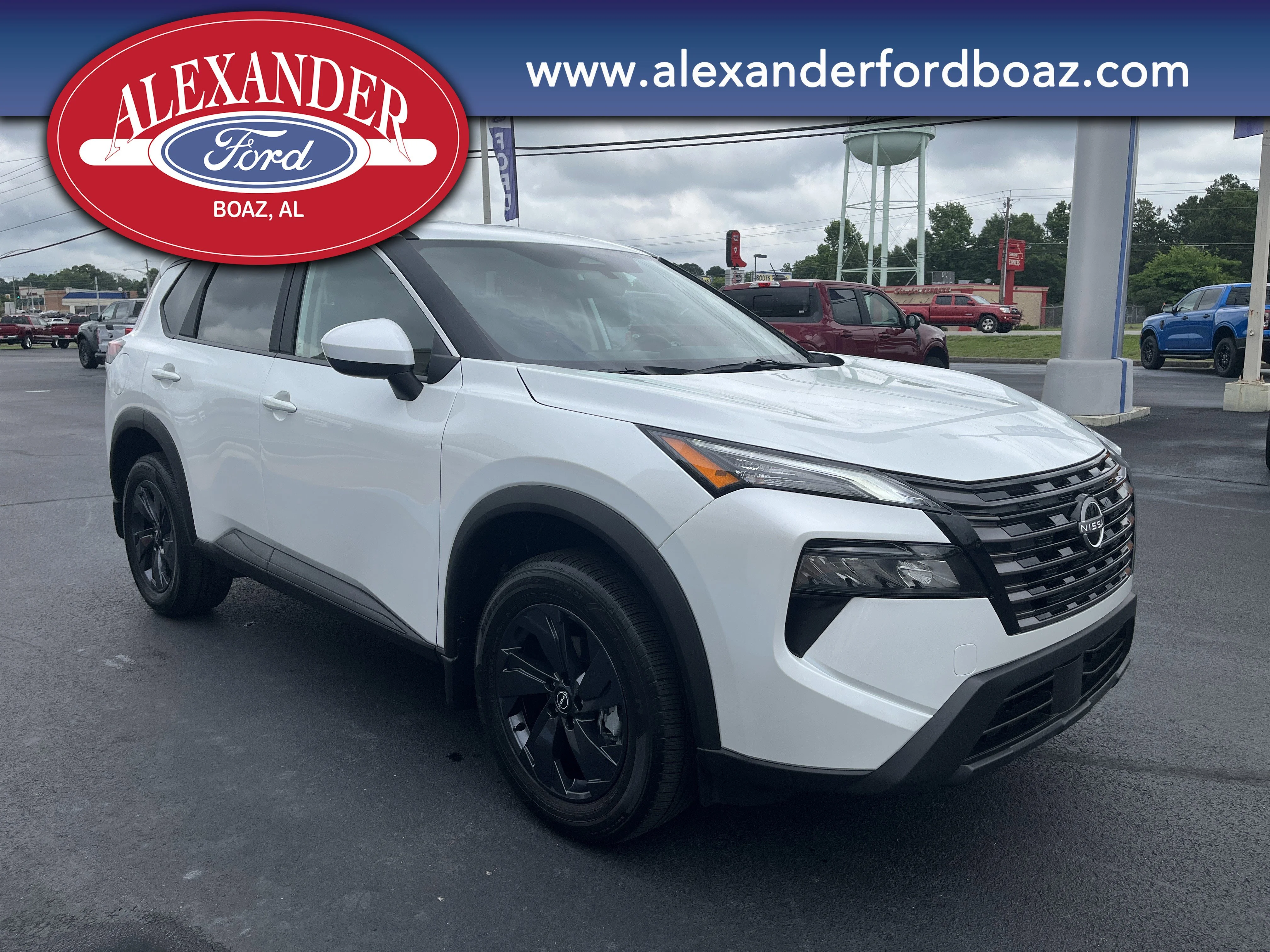 Used 2026 Everest White P Nissan SV image 3