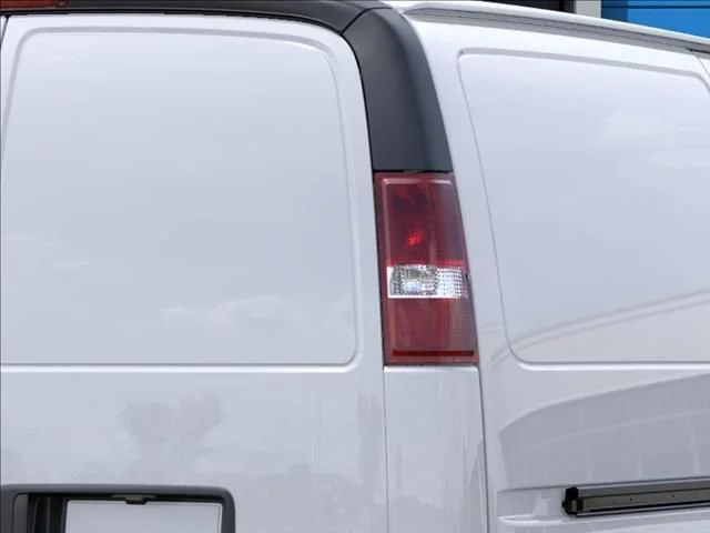 New 2026 Summit White Chevrolet WT image 11