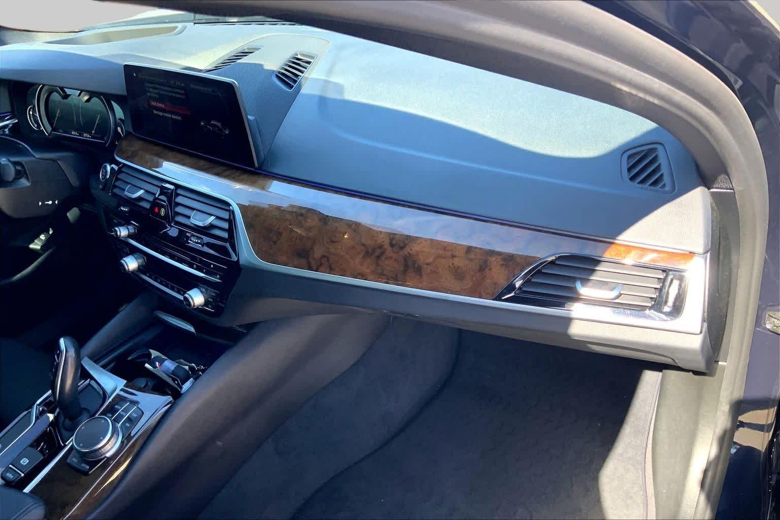 Used 2019 Imperial Blue Metallic BMW 530i xDrive image 19