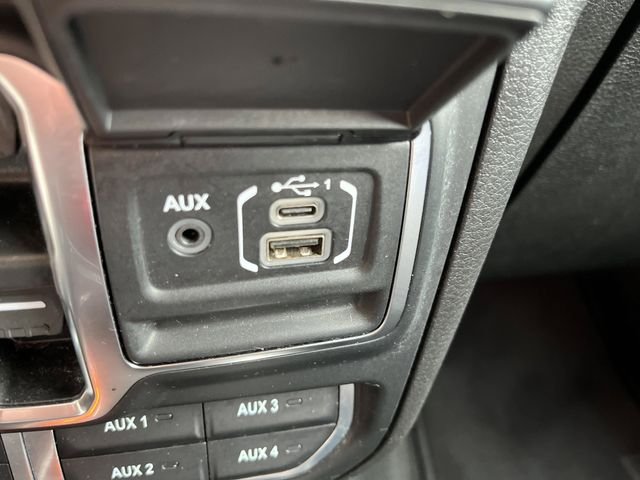 Used 2024 Hydro Blue Pearlcoat Jeep Rubicon image 21