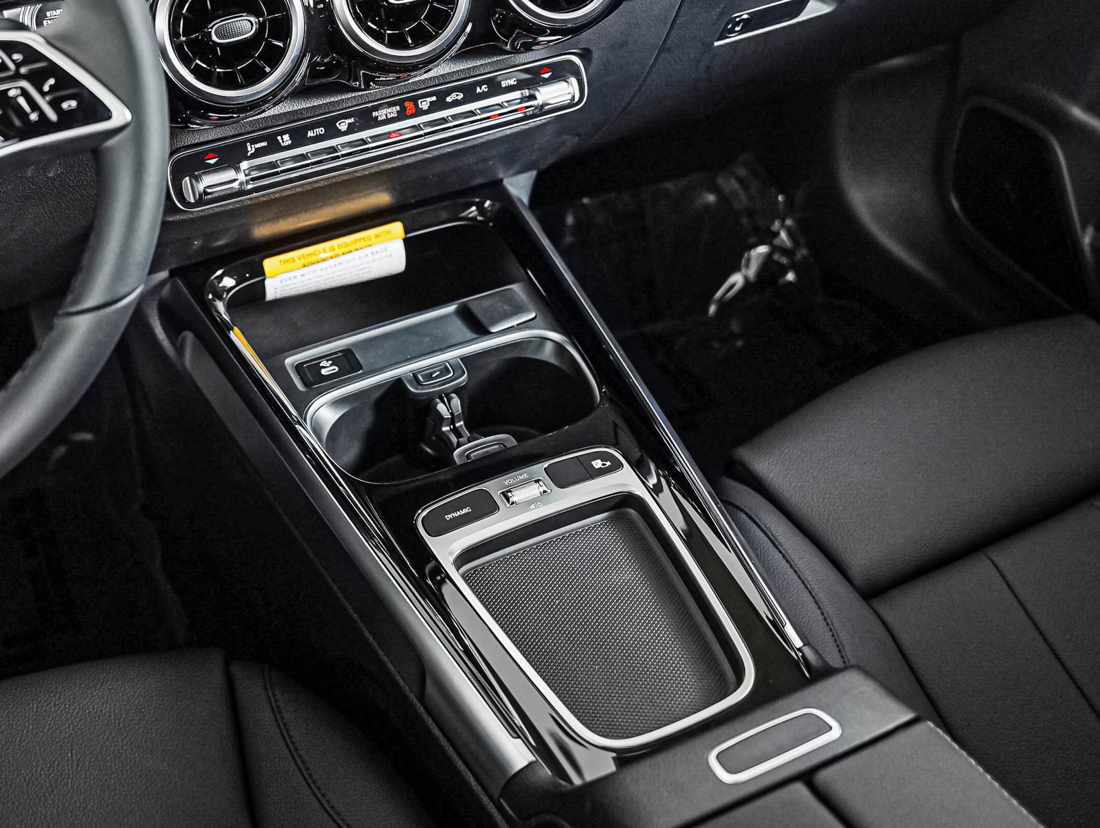 New 2026 Polar White Mercedes-Benz GLB 250 image 18