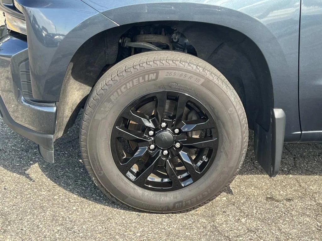 Used 2020 SHADOW GRAY METALLIC Chevrolet RST image 8