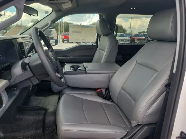 New 2025 Oxford White Ford XL image 22