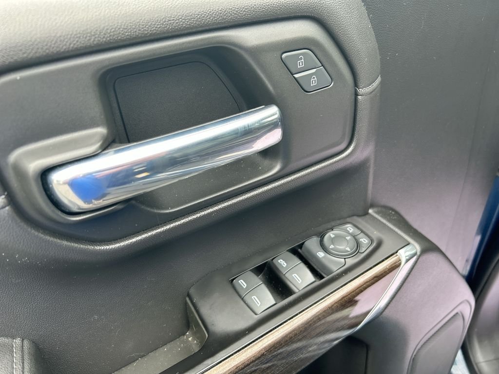 Used 2019 Blue Chevrolet LT image 21