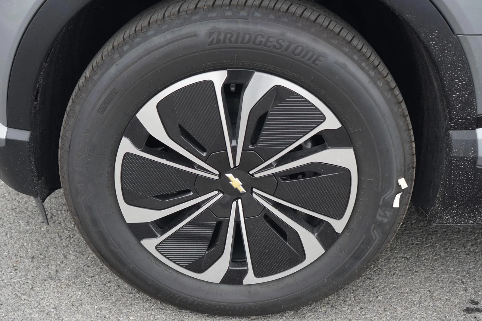 New 2025 Sterling Gray Metallic Chevrolet LT image 10