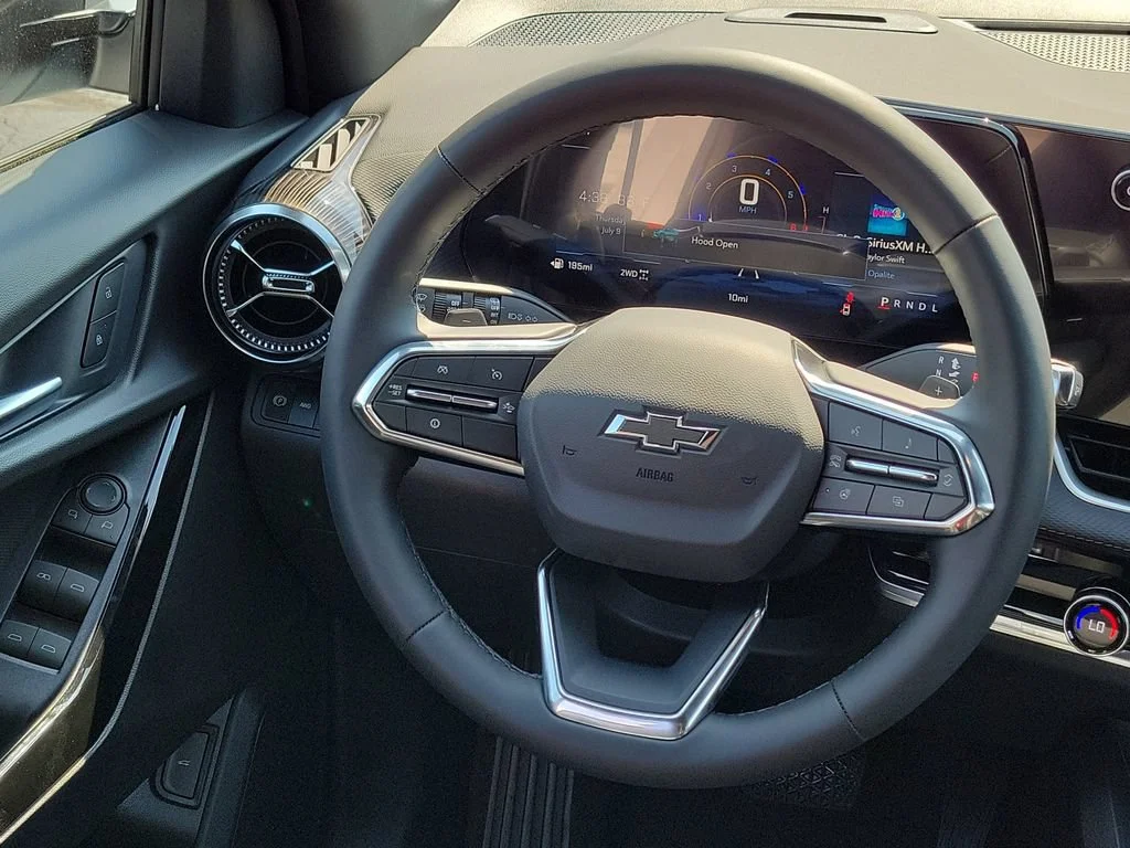 New 2027 Summit White Chevrolet LT image 21