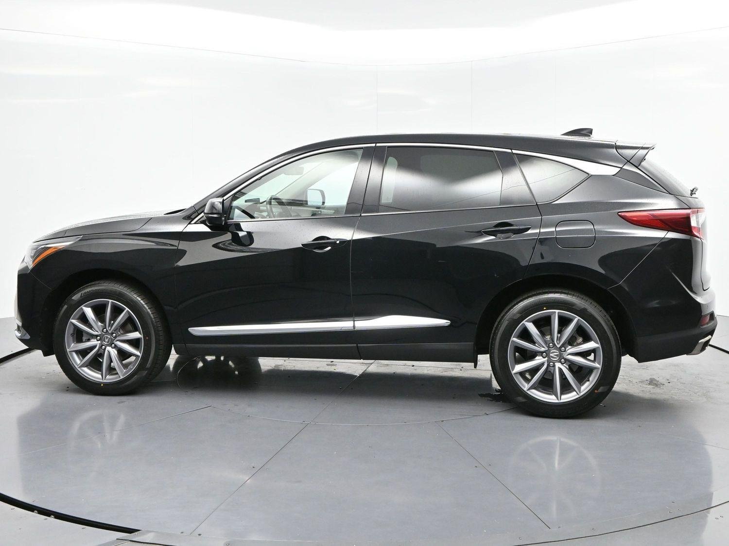 Used 2024 Majestic Black Pearl Acura SH-AWD w/Tech image 4