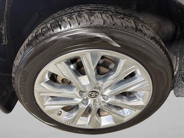 Certified Used 2020 CELESTIAL SILVER METALLIC Toyota  image 19