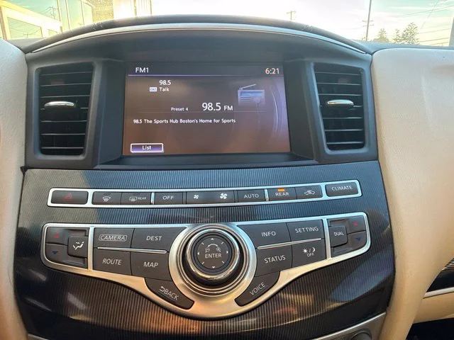Used 2016 White INFINITI Base image 21