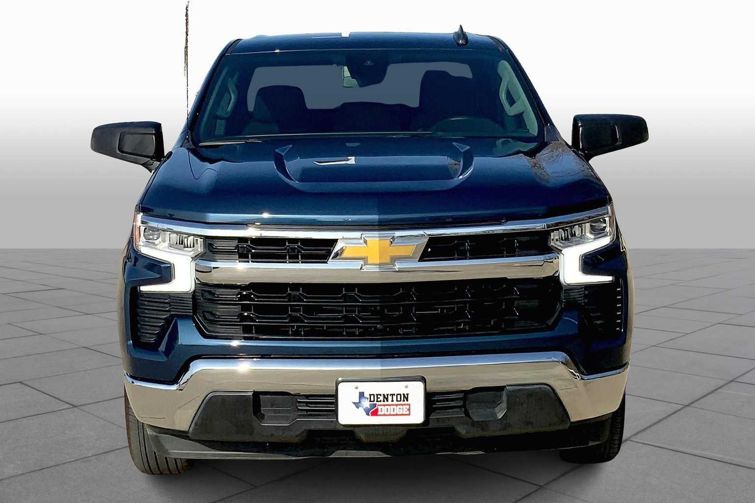 Used 2023 Northsky Blue Metallic Chevrolet LT image 4