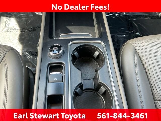 Used 2023 Silver Lincoln Reserve image 45