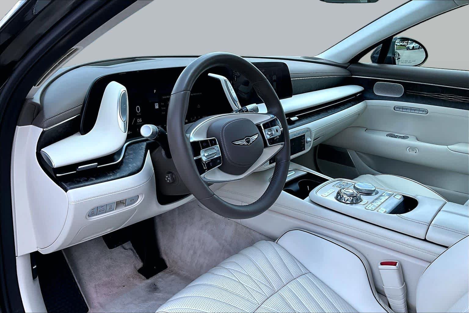 Used 2023 Makalu Gray Genesis e-SC image 18