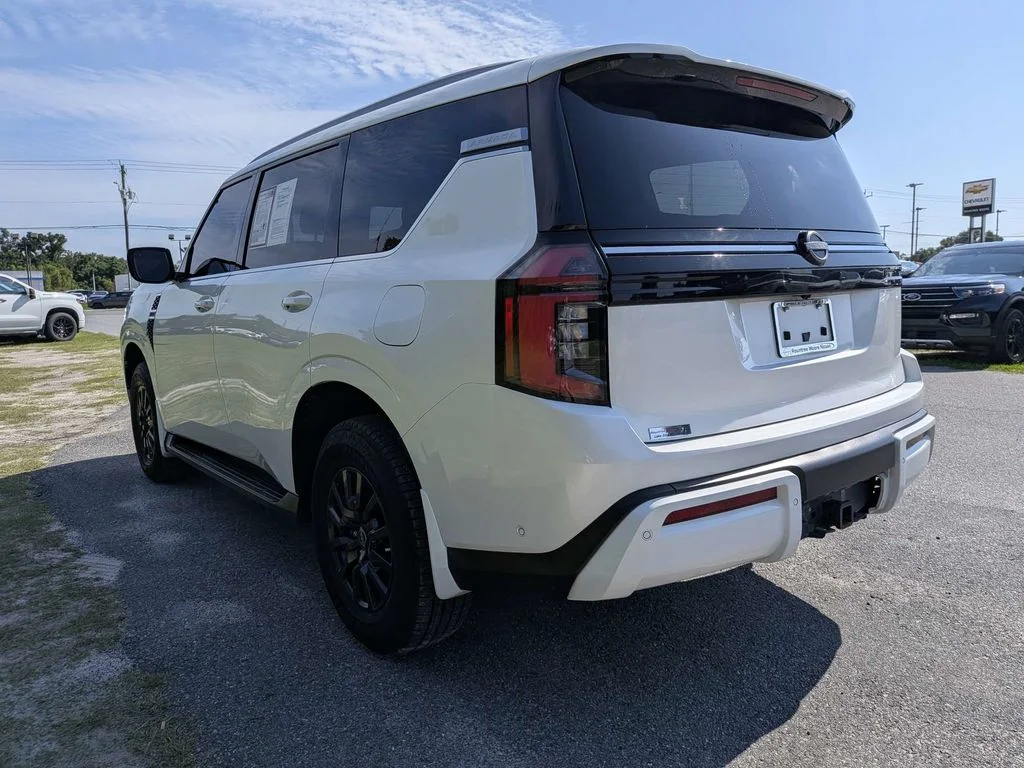 Used 2025 White Nissan SV image 5