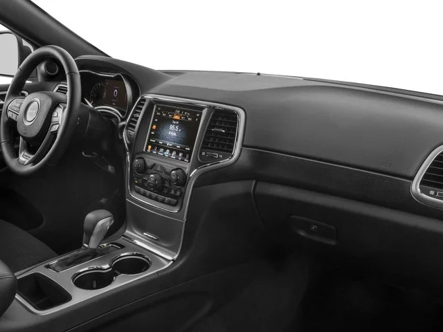 Used 2017 Granite Crystal Metallic Clearcoat Jeep Laredo image 19