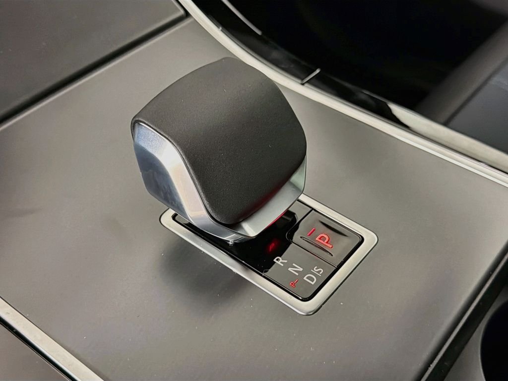 New 2026 Fuji White Land Rover S image 17