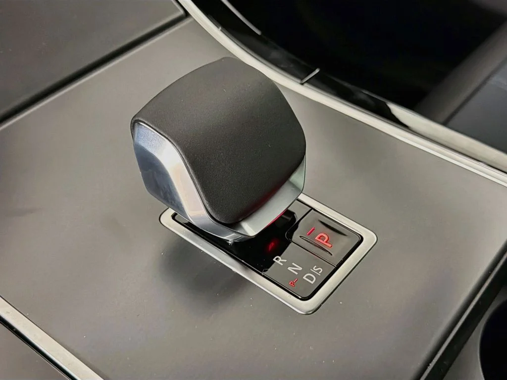 New 2026 Fuji White Land Rover S image 17