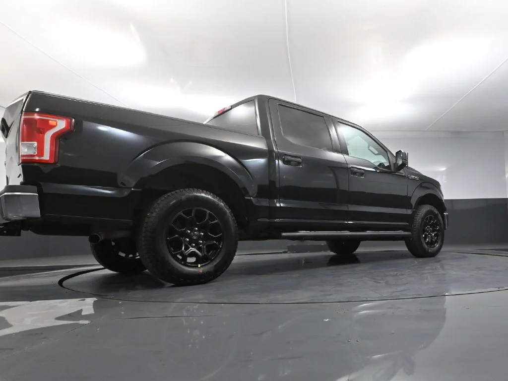 Used 2017 Black Ford XLT image 41