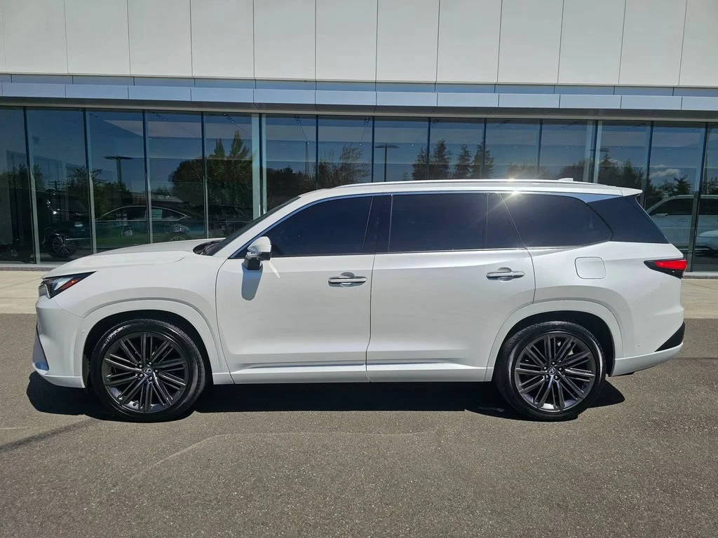 Used 2024  Lexus TX 350 image 2