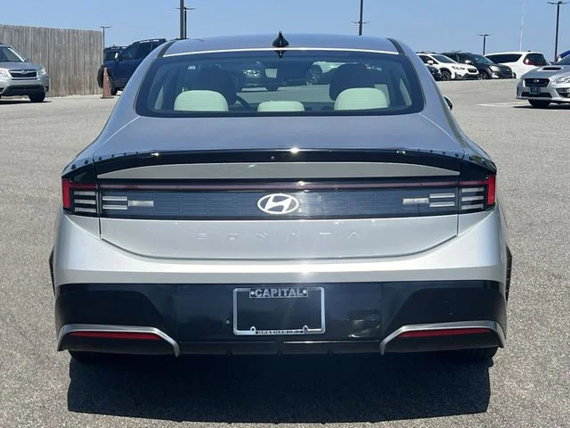 Used 2025 Silver Hyundai SEL image 12