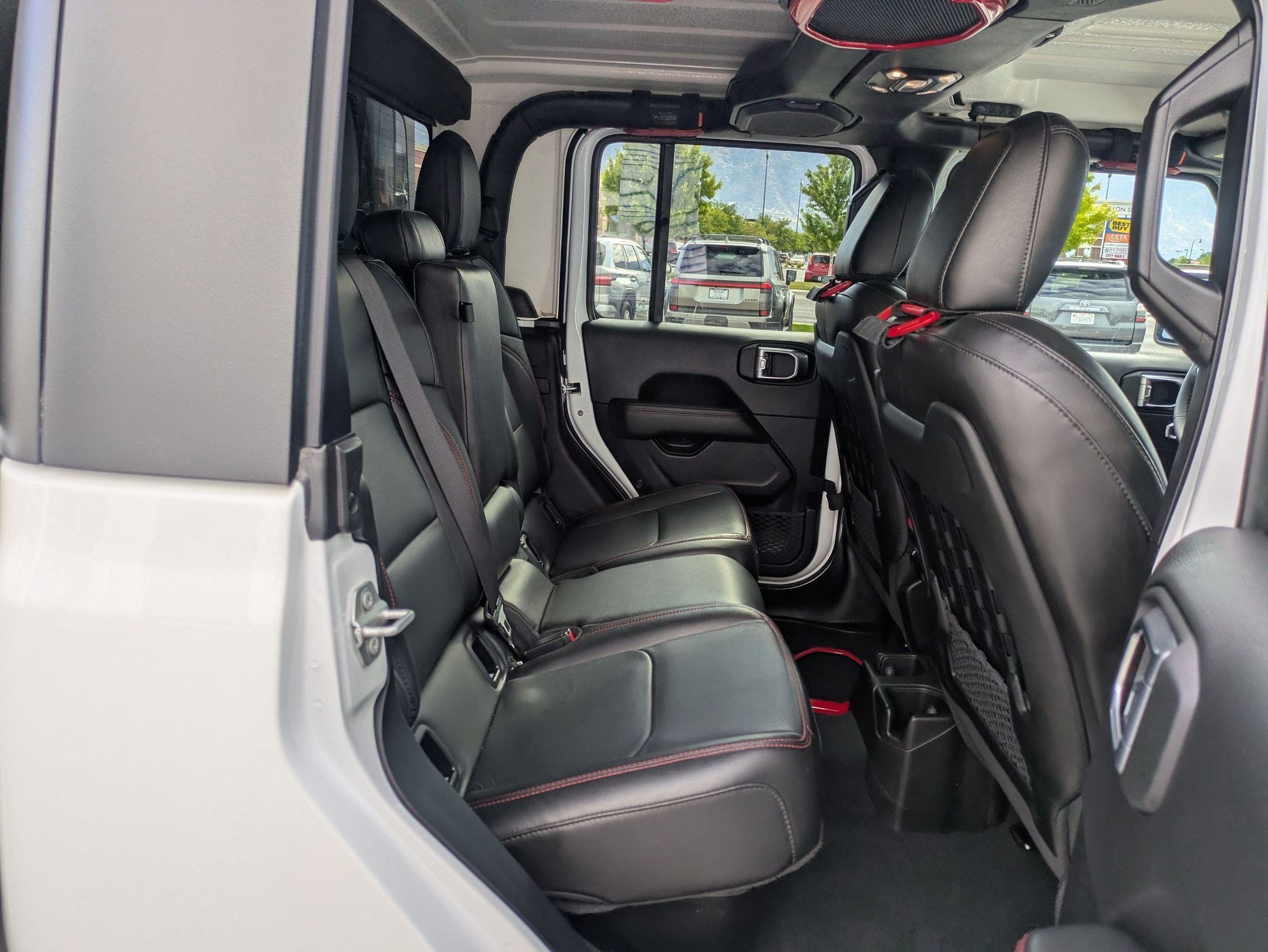 Used 2023 Bright White Clearcoat Jeep Rubicon image 31