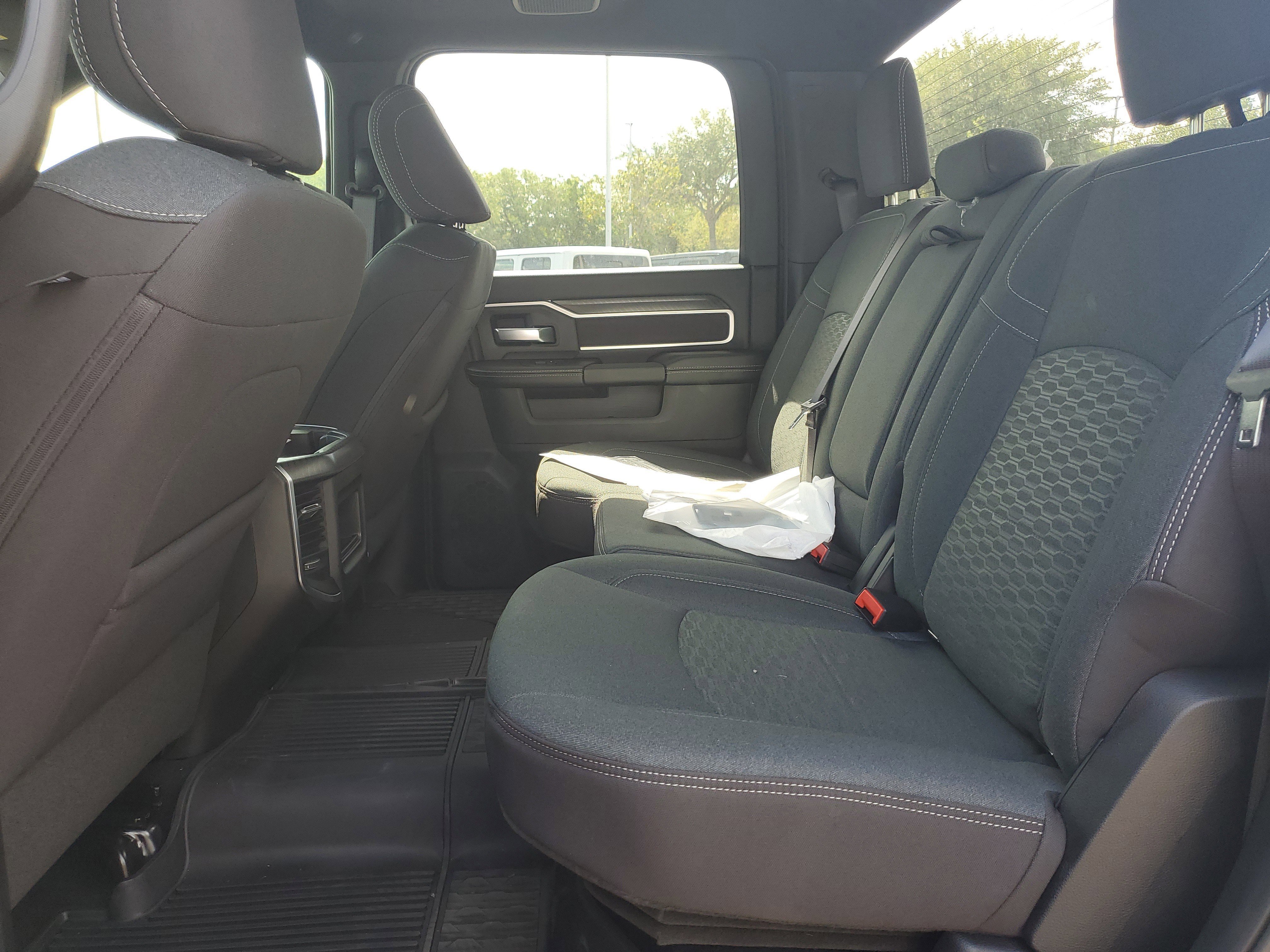 2026 RAM 2500 Big Horn - Photo 8