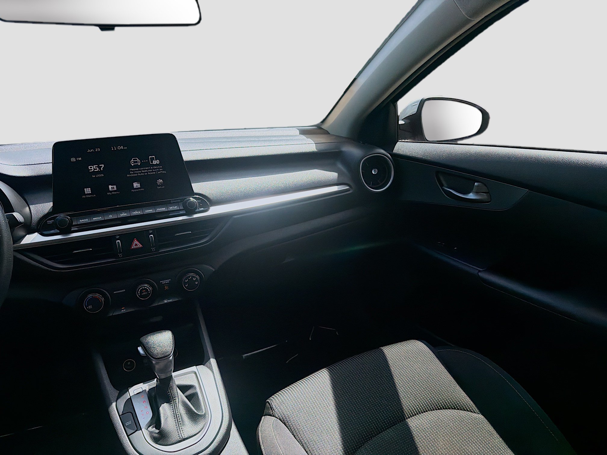 Used 2021 Silky Silver Kia LXS image 19
