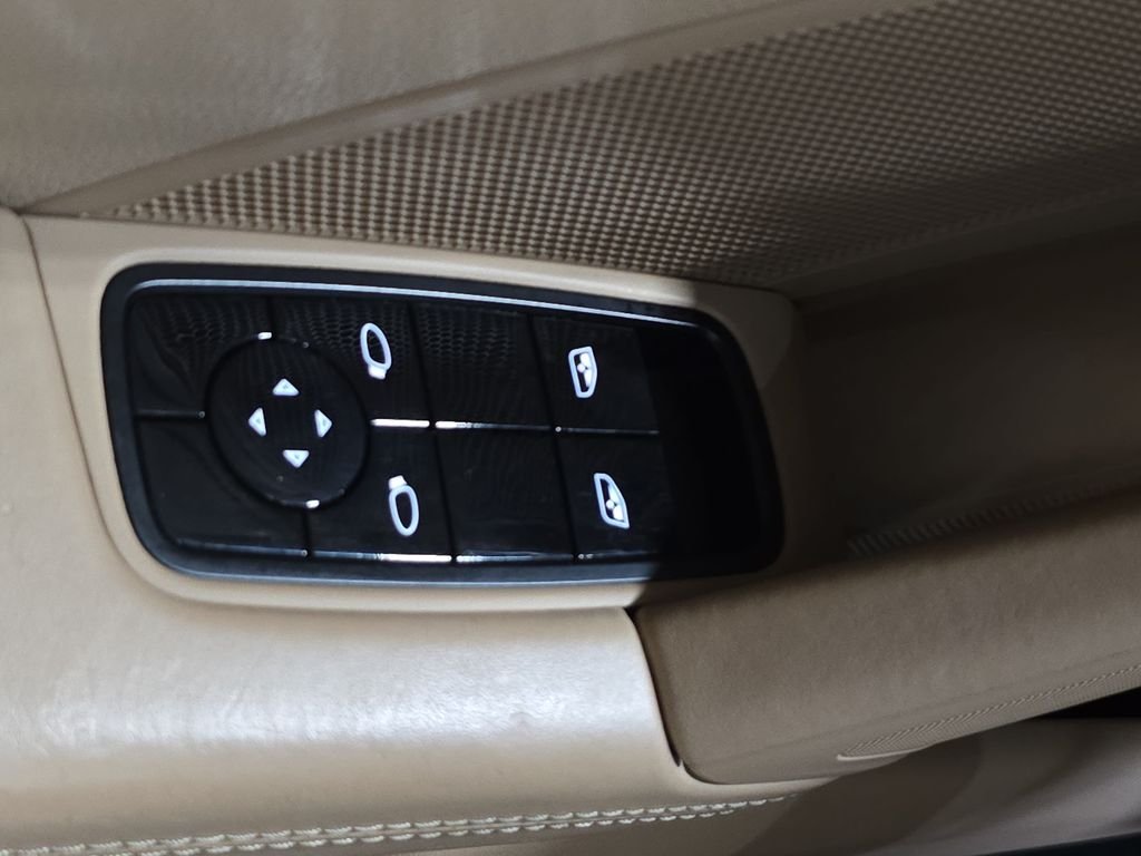 Used 2021  Porsche Carrera image 21