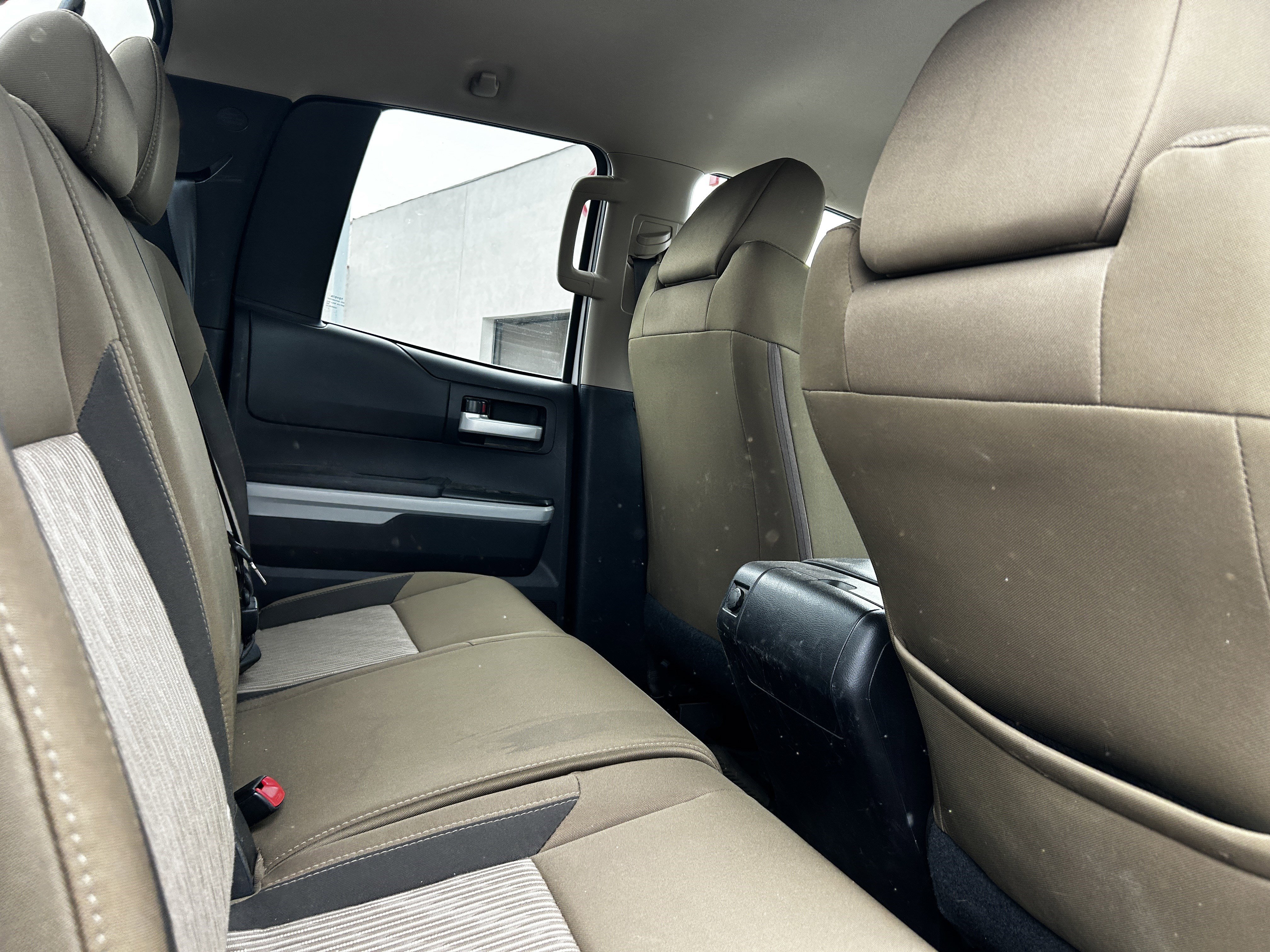Used 2015 Super White Toyota SR5 image 10