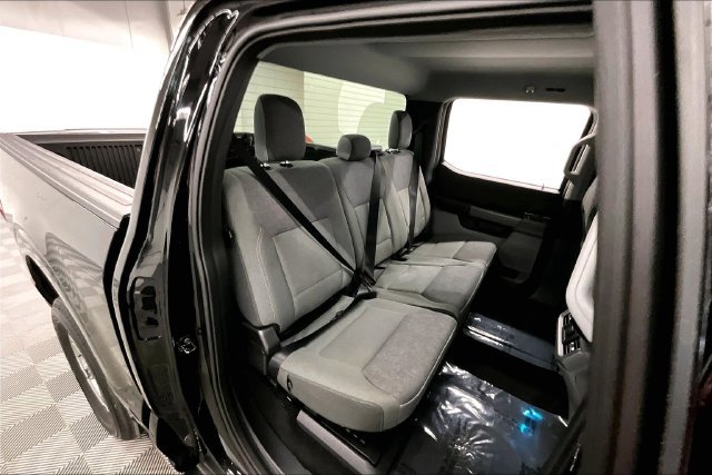 Used 2024 Agate Black Metallic Ford XLT image 24