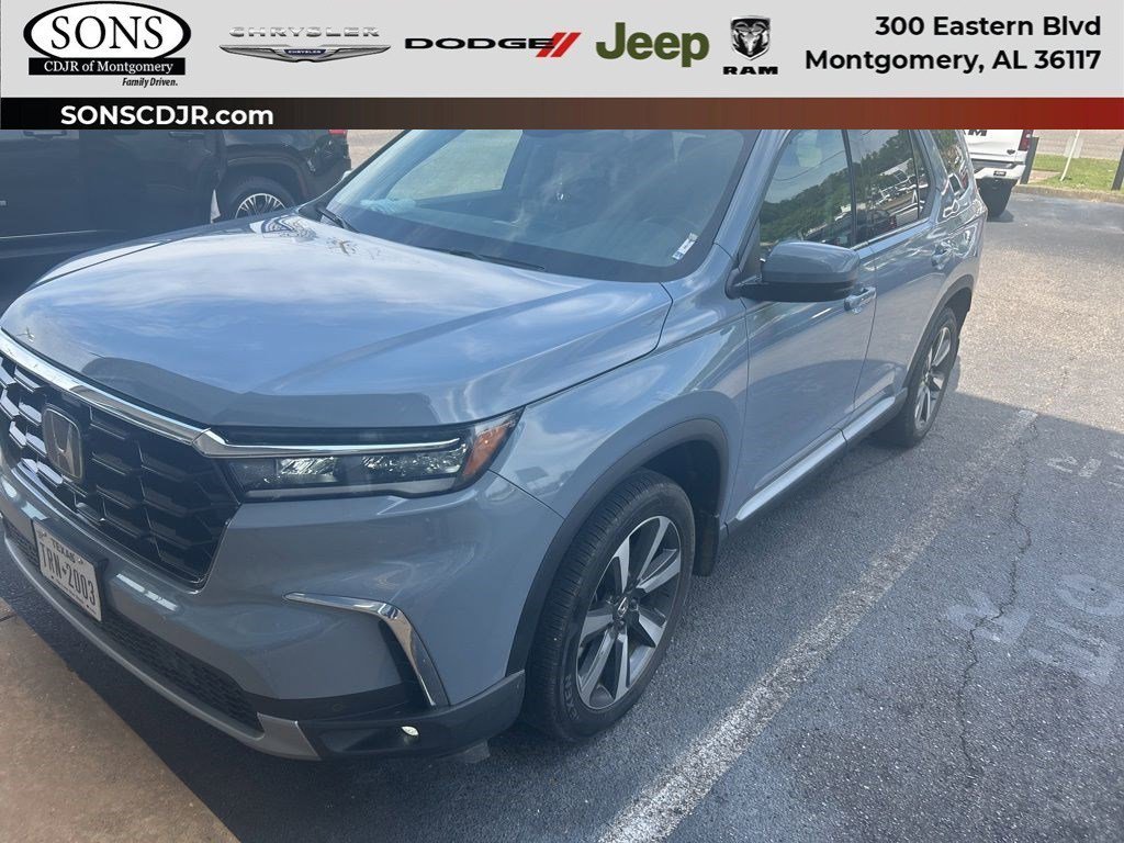 2024 Honda Pilot Touring 2WD's photo