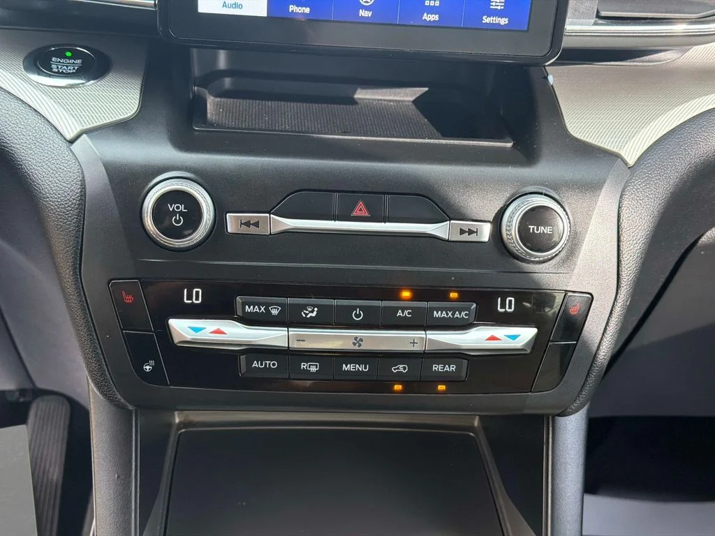 Used 2020 Black Ford XLT image 26