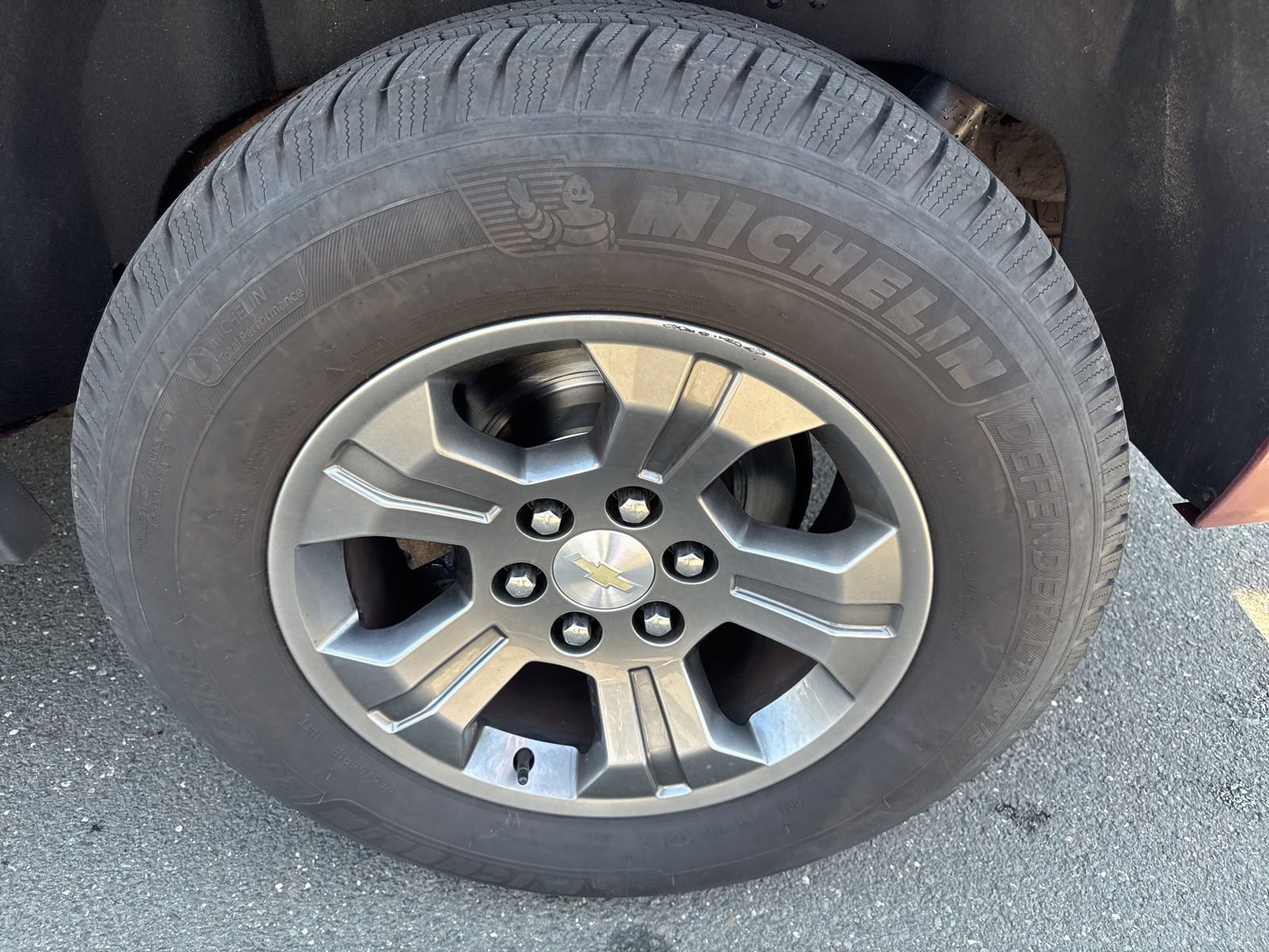 2019 Chevrolet Tahoe LS - Photo 11