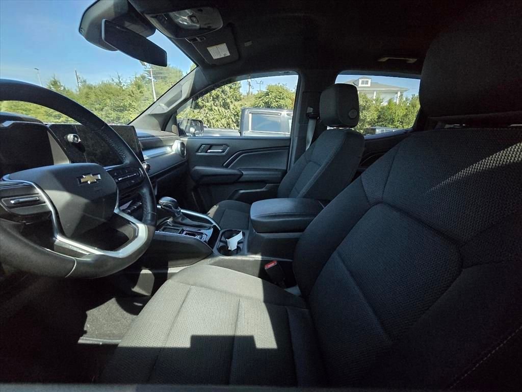 Used 2023 Black Chevrolet LT image 4