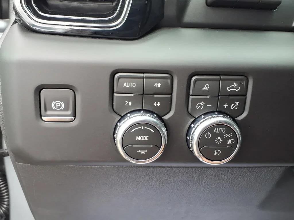 New 2026 Sterling Metallic GMC AT4X image 11