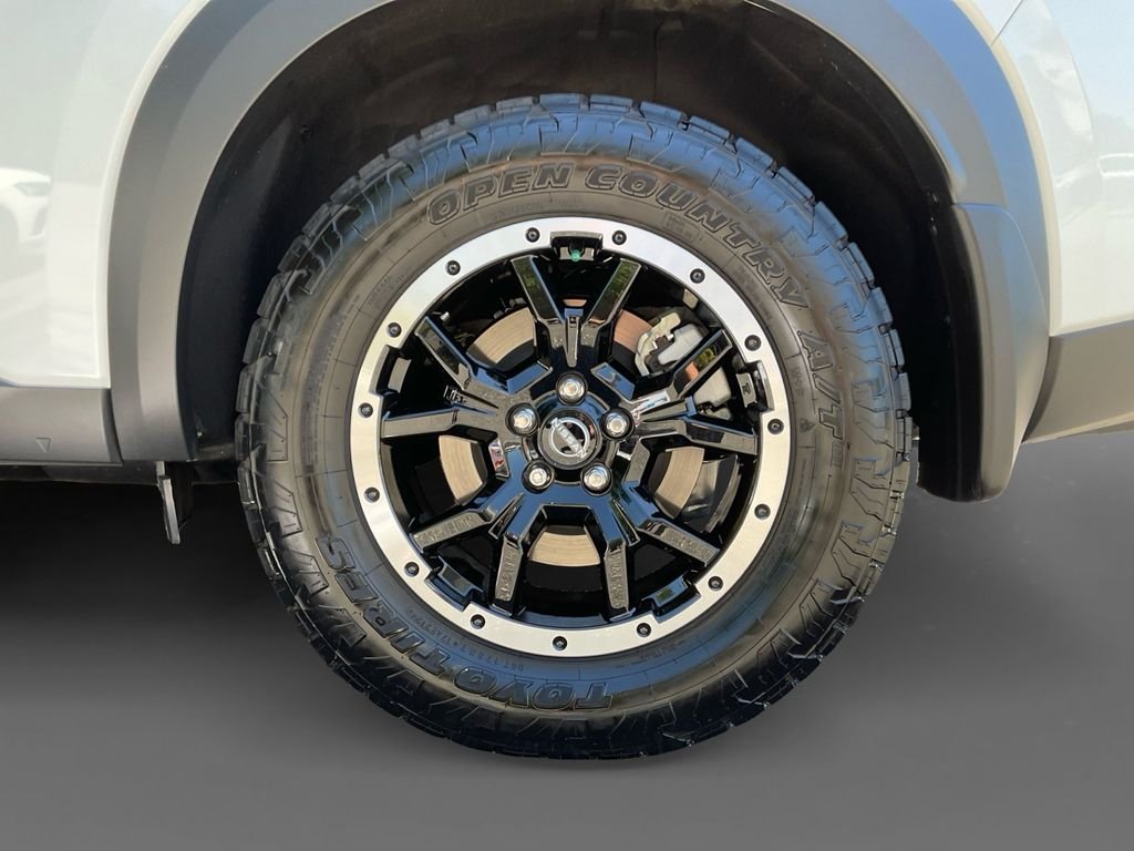 Used 2025 White Nissan Rock Creek image 8