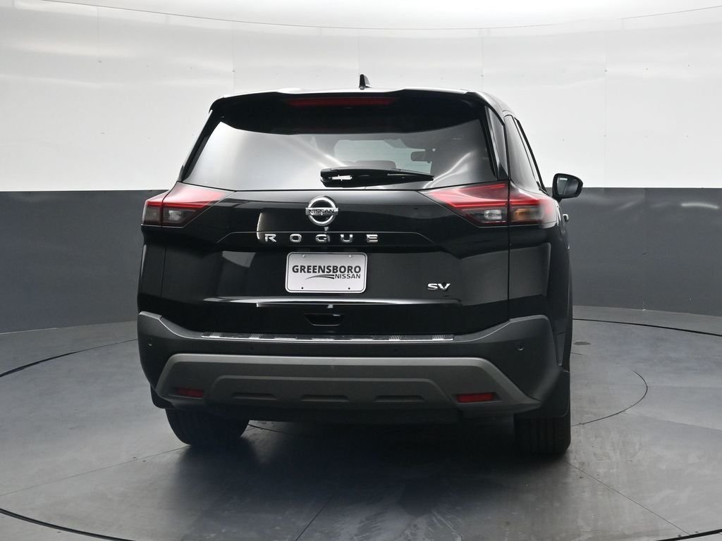 Used 2022 Black Nissan SV image 7