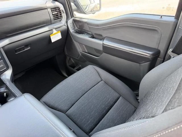 New 2026 Carbonized Gray Metallic Ford XLT image 40