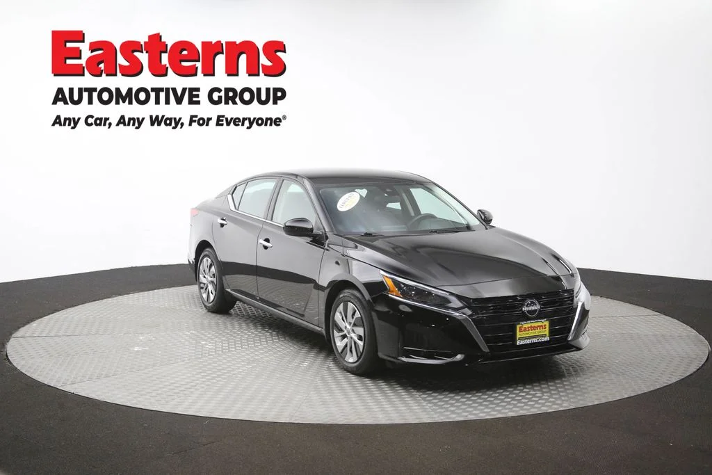 Used 2023 Black Nissan 2.5 S image 49