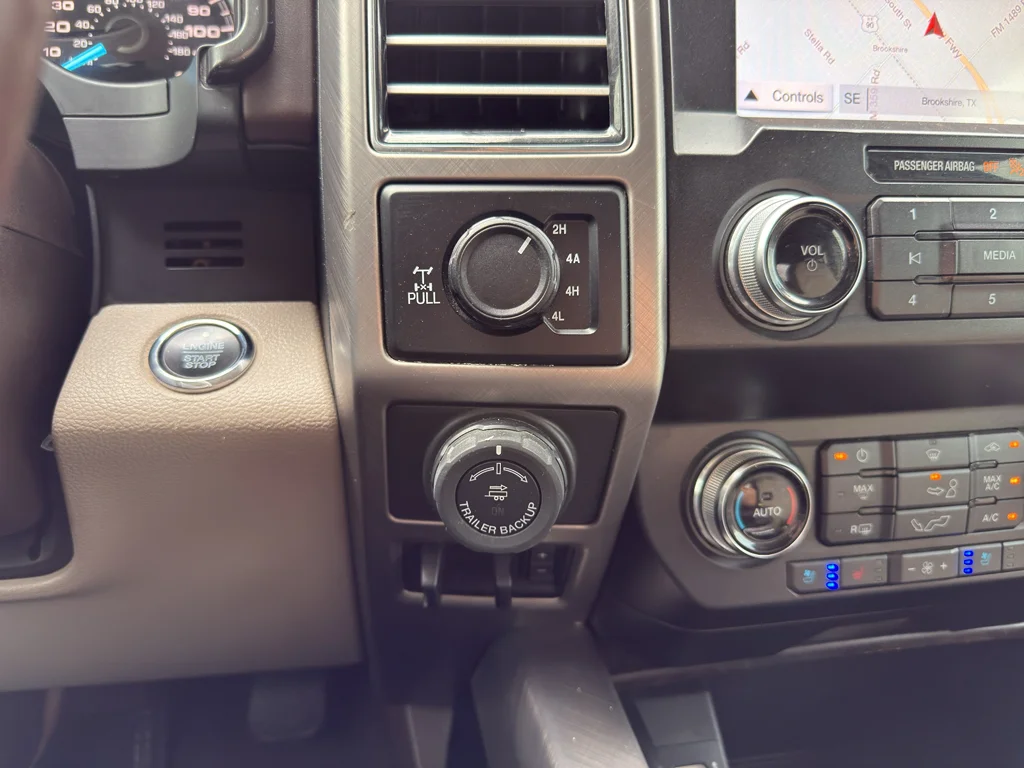 Used 2019 White Platinum Metallic Tri-Coat Ford Limited image 20