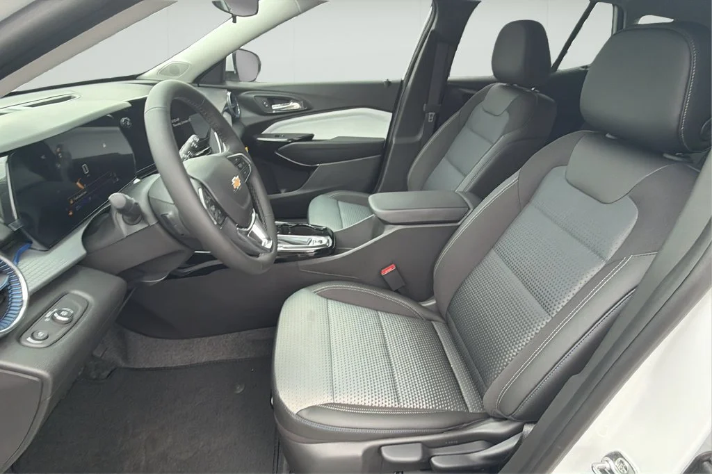 New 2026 Summit White Chevrolet LT image 18