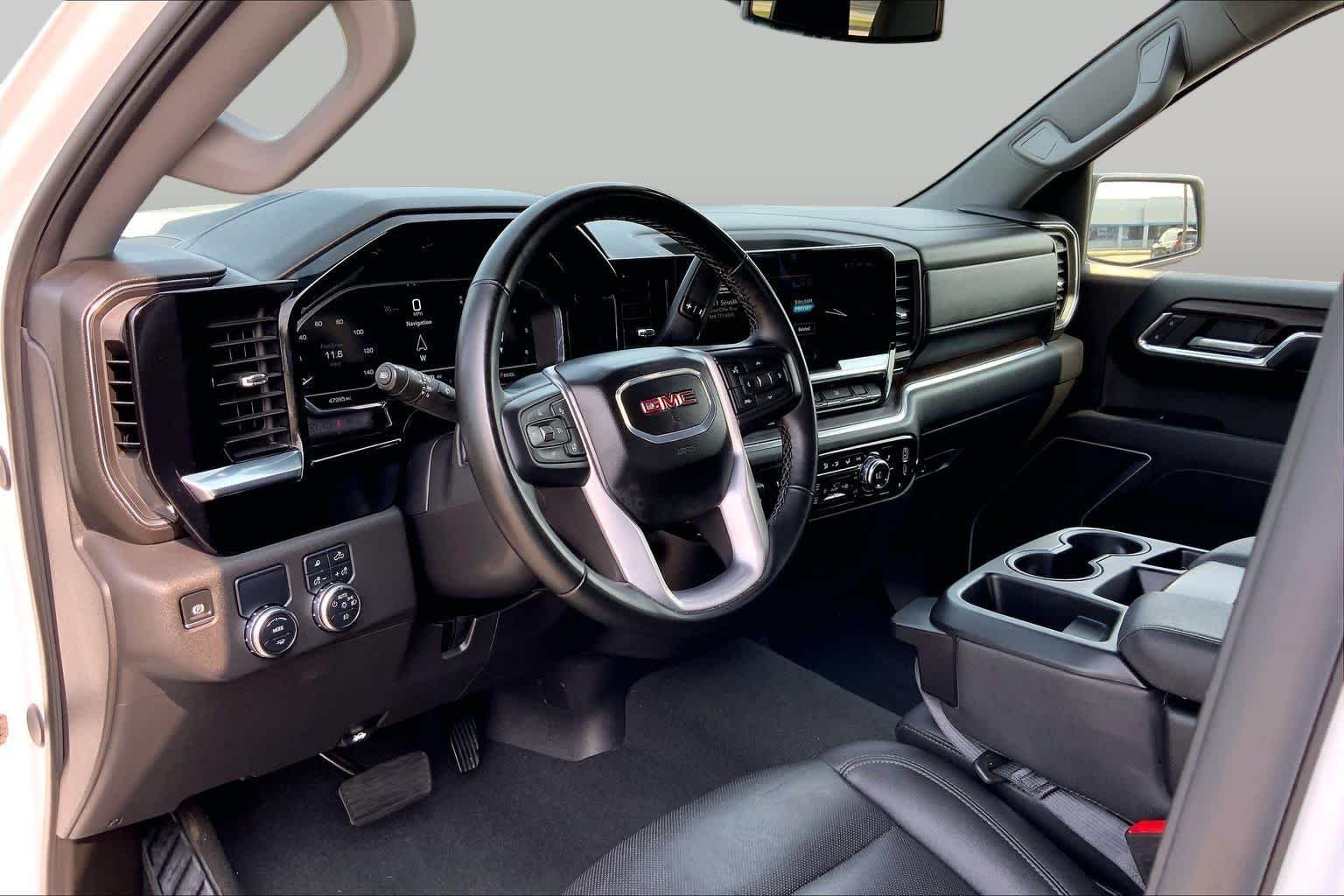 2025 GMC Sierra 1500 SLT - Photo 17