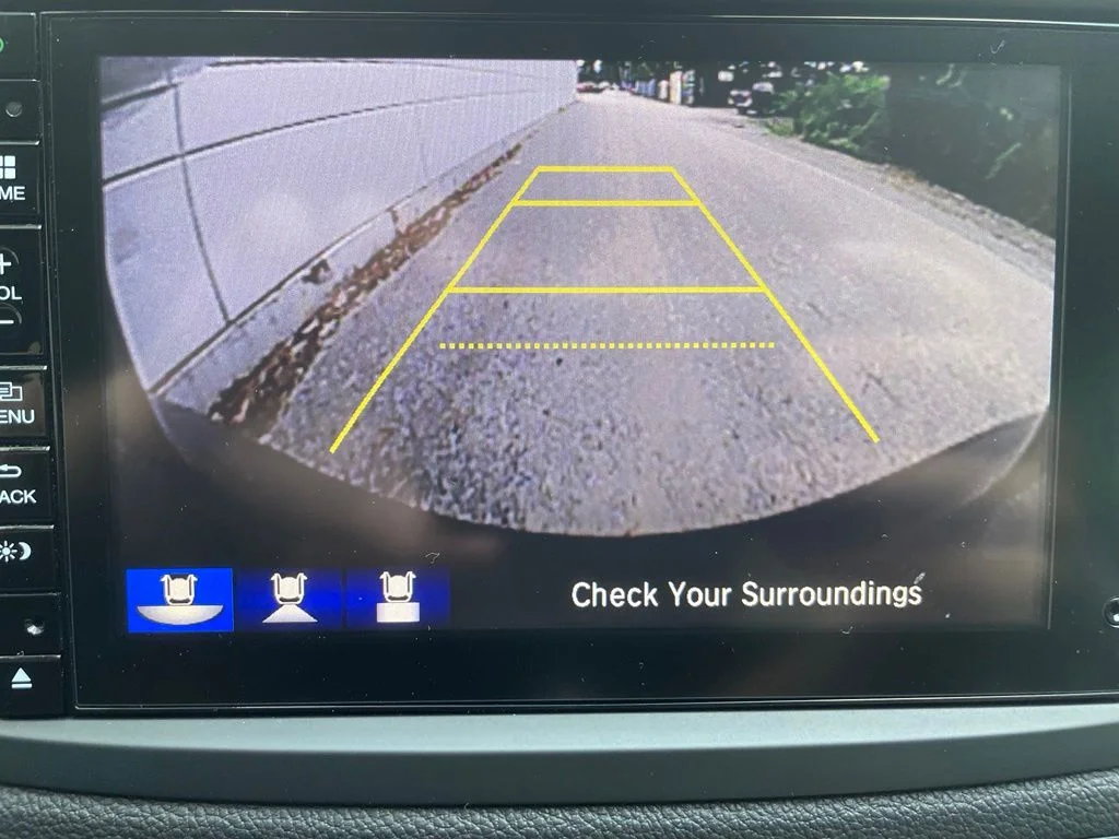 Used 2016 Mountain Air Metallic Honda Touring image 20