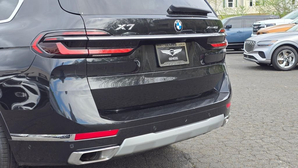Used 2024 Black Sapphire Metallic BMW xDrive40i image 13