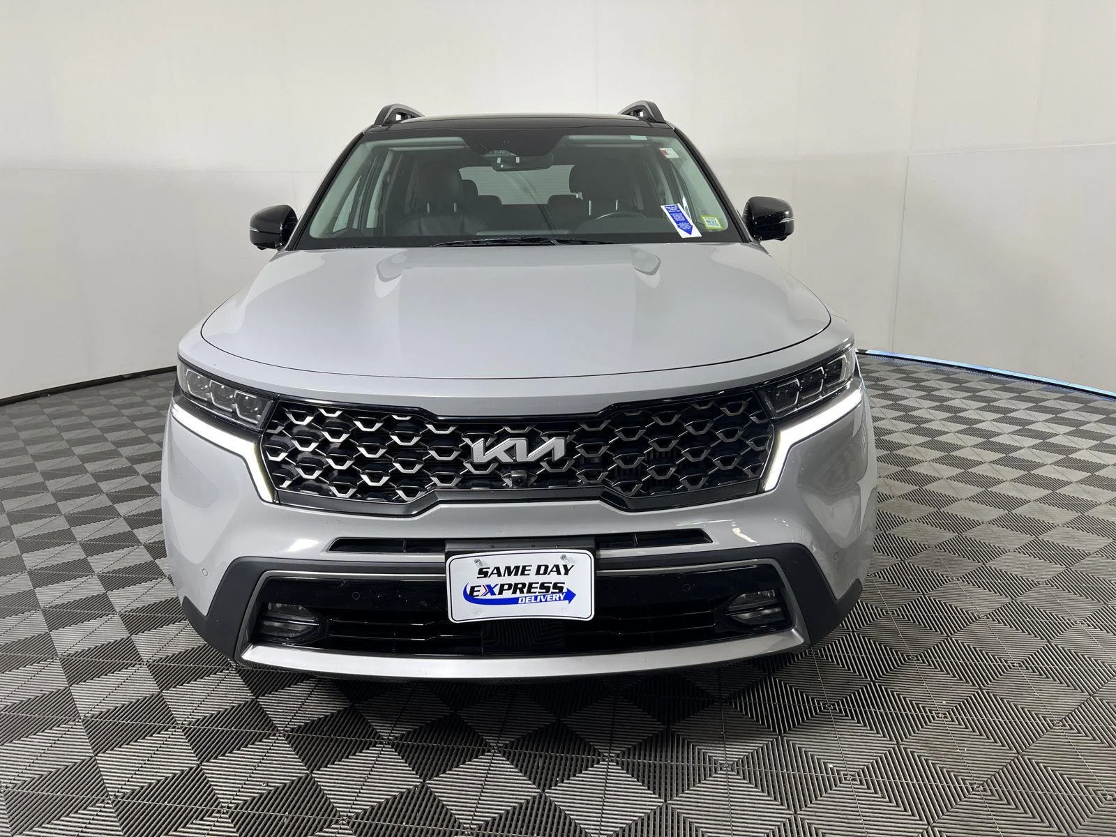 Used 2023 Wolf Gray Kia X-Line SX Prestige image 33