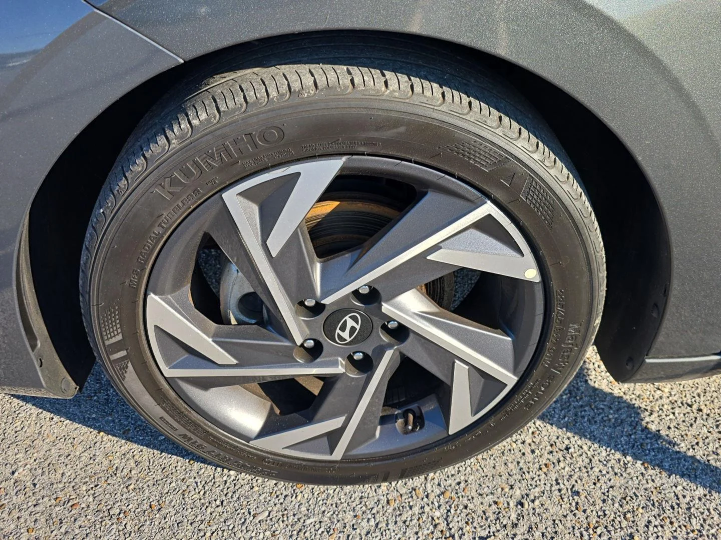 Used 2024 Amazon Gray Hyundai Limited image 19